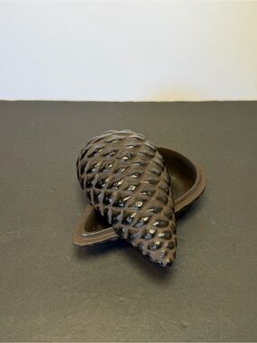 Cast Iron Pinecone Trinket Box Vintage Made In Japan Nature/Cabin Decor